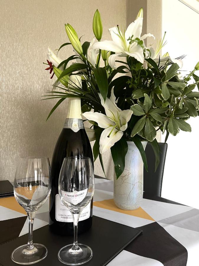Beach Front Apartment With Free Parking, St Annes Литам Сент Аннс Екстериор снимка