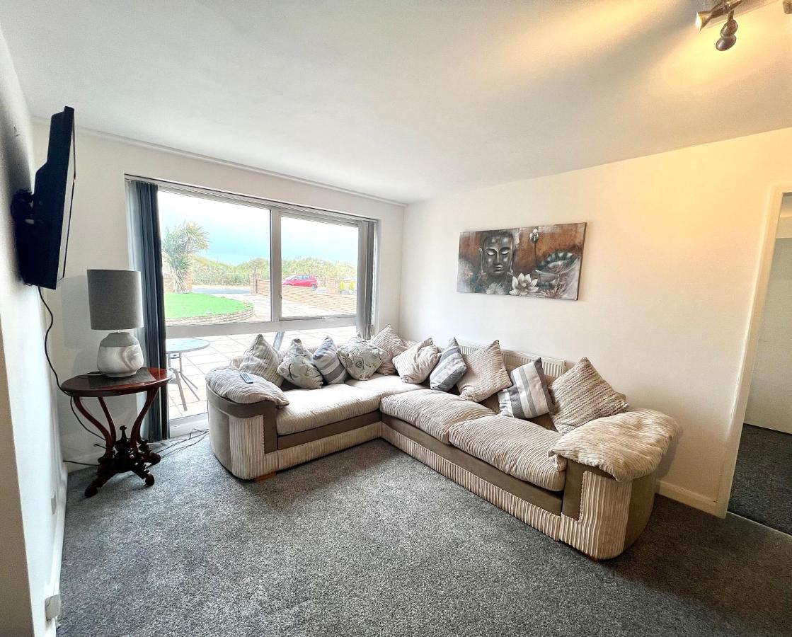 Beach Front Apartment With Free Parking, St Annes Литам Сент Аннс Екстериор снимка
